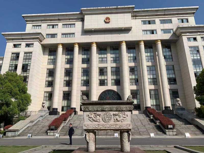 飯店服務員是三陪小姐是犯罪嗎？來和徐匯刑事律師看看這個案例