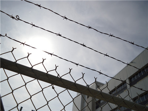 上海專業刑事律師所找出存疑證據九年罪犯無罪